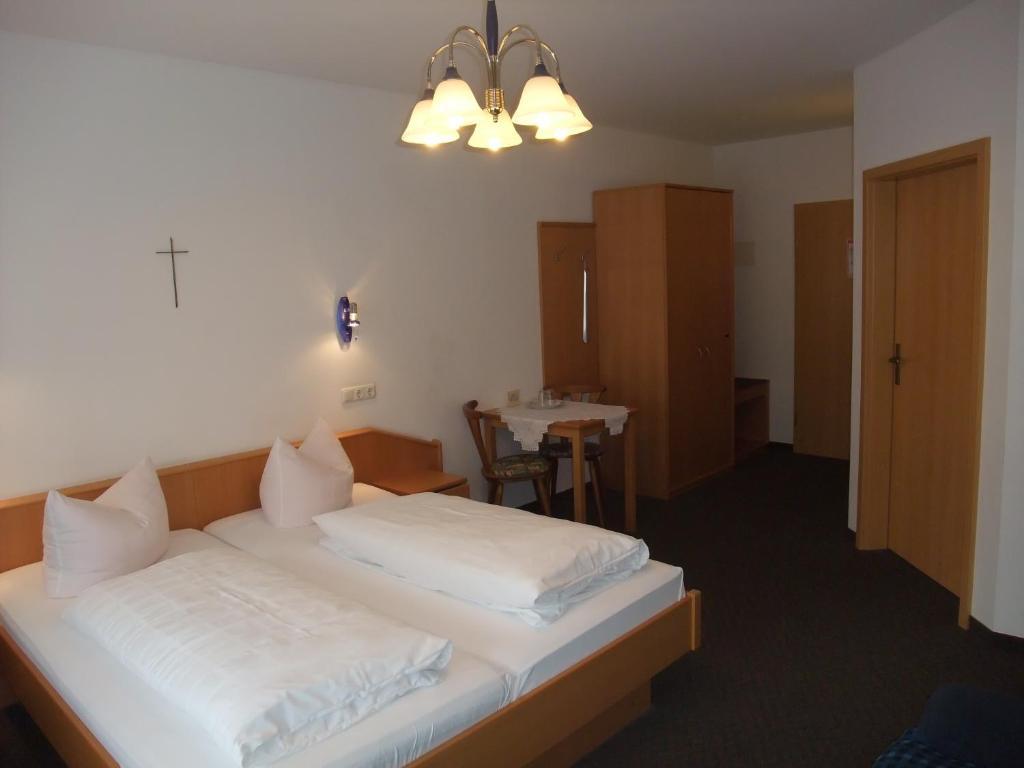 Gasthof Alte Post Obertrubach Room photo